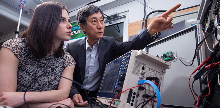 For the past 20 years, Liuchen Chang and his research group have studied and developed innovative technologies in renewable energy and distributed generation systems.