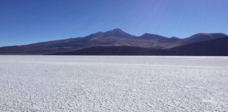 IEEE-UNB event - The IEEEXtreme programming Competition at UNB (image location: Salar de Uyuni, Bolivia, the world's largest salt flats, an extreme environment)