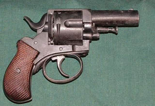 The type of murder weapon: a Webley .38 calibre ’Bulldog’ revolver